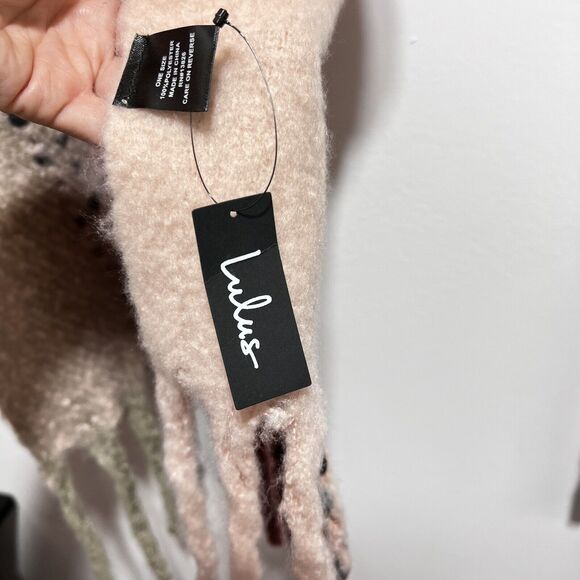 LULU’S Oversized Fluffy Cozy Blanket Scarf in Dusty Pink Multi One Size NWT - Picture 7 of 7